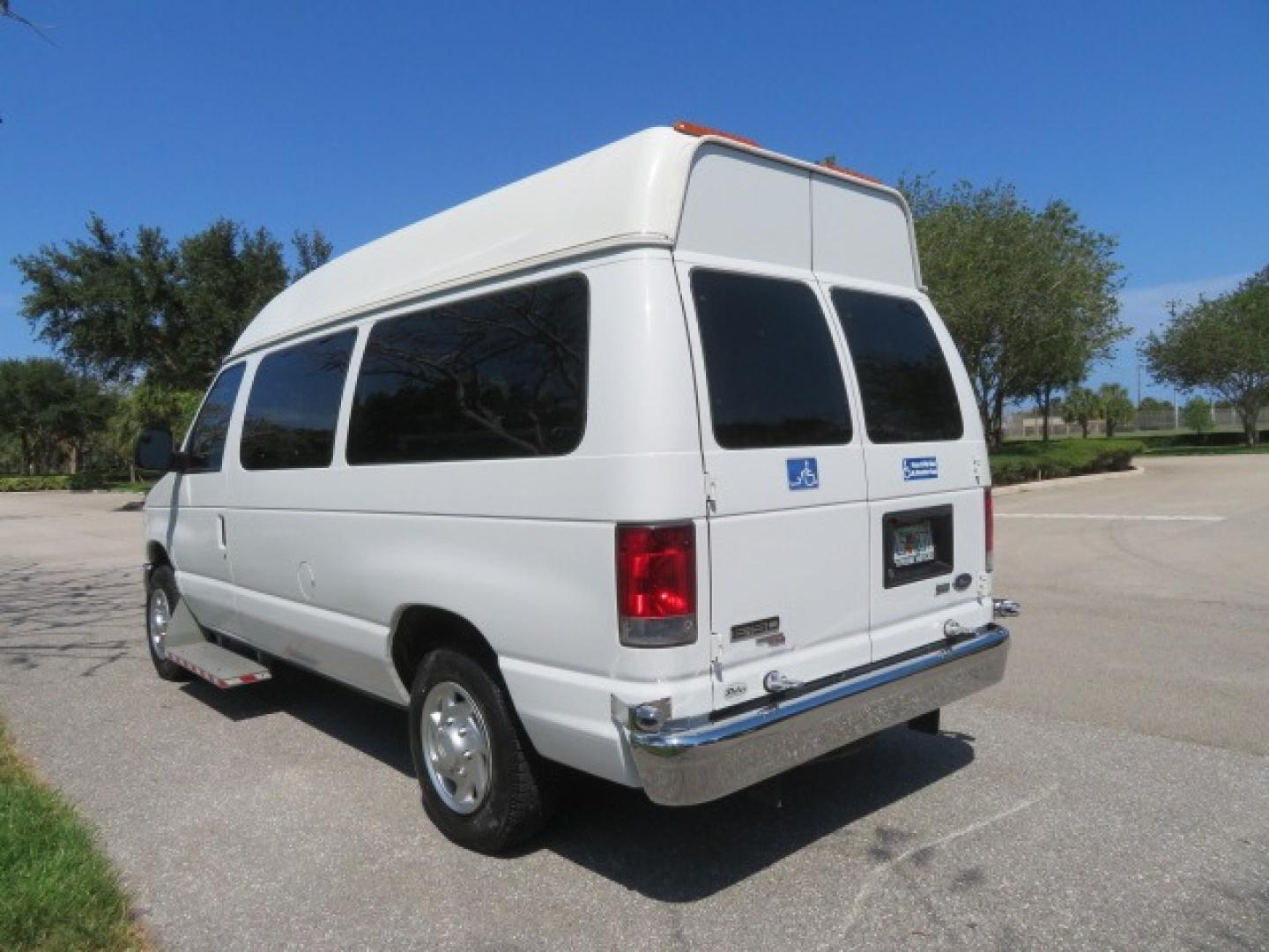 2014 White /Gray Ford E-Series Van (1FTNE1EW1ED) , Automatic transmission, located at 4301 Oak Circle #19, Boca Raton, FL, 33431, (954) 561-2499, 26.388861, -80.084038 - Photo#15